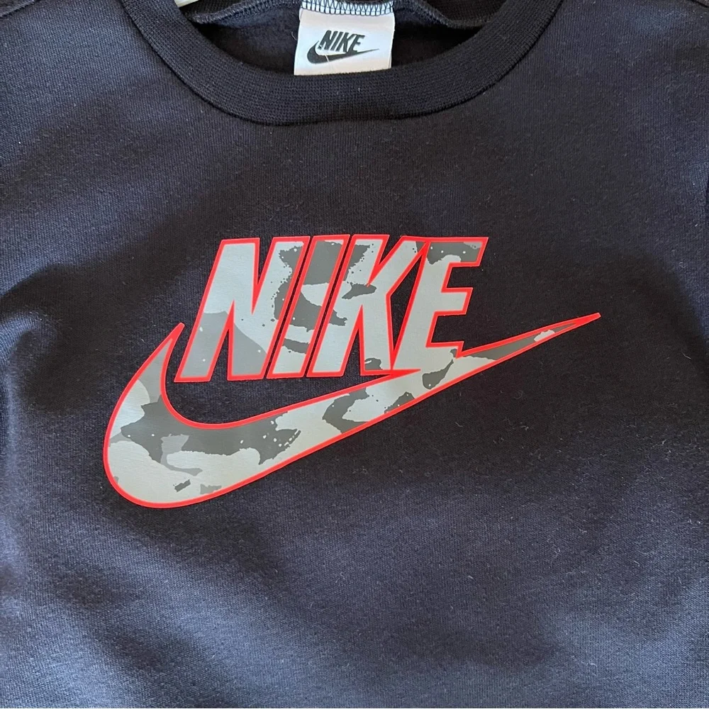 Nike boy black 2 piece set